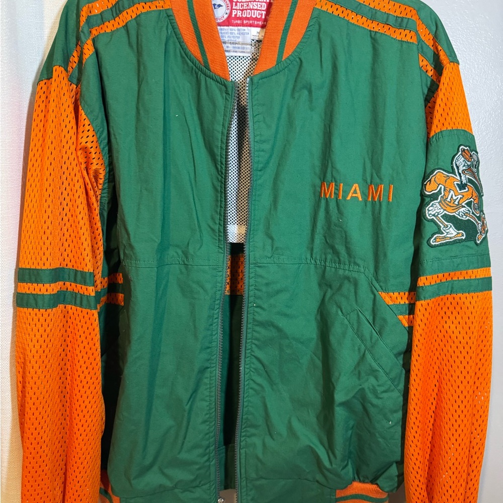 Vintage Miami hurricanes jacket in mint condition size medium